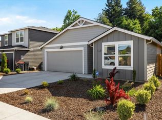 2810 Bear Cub Dr, Medford, OR 97501