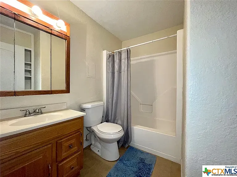 2905 Taft St — Photo 6