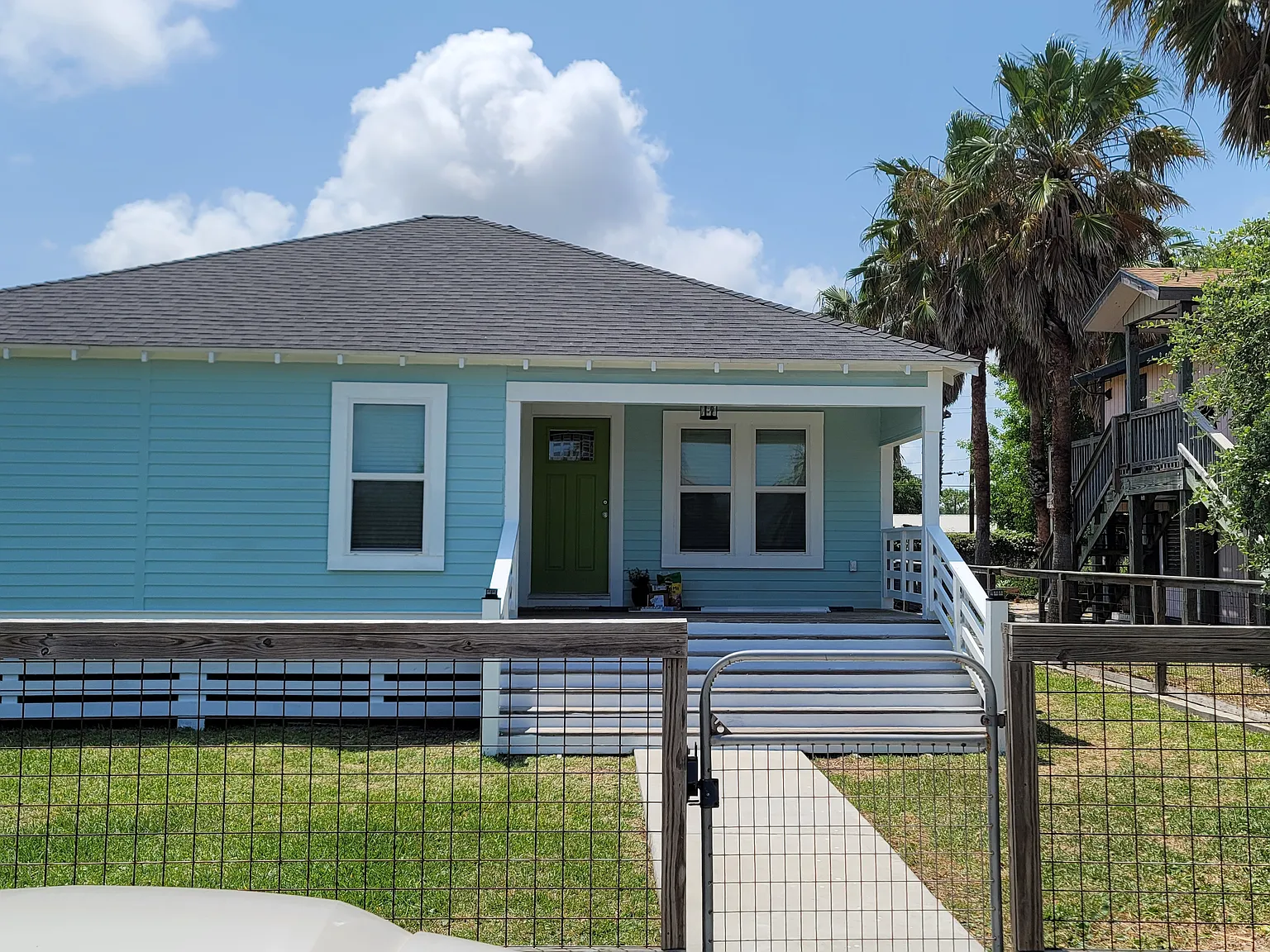 823 S Live Oak St — Photo 4