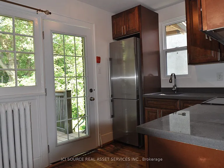 201 Crawford St #4 — Photo 3