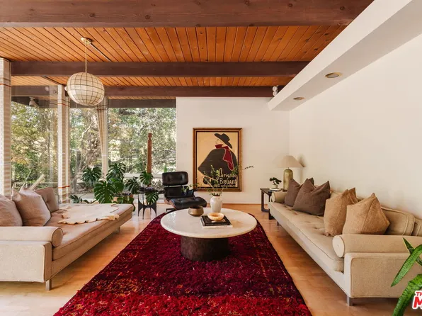 3493 Valley Meadow Rd, Sherman Oaks, CA 91403