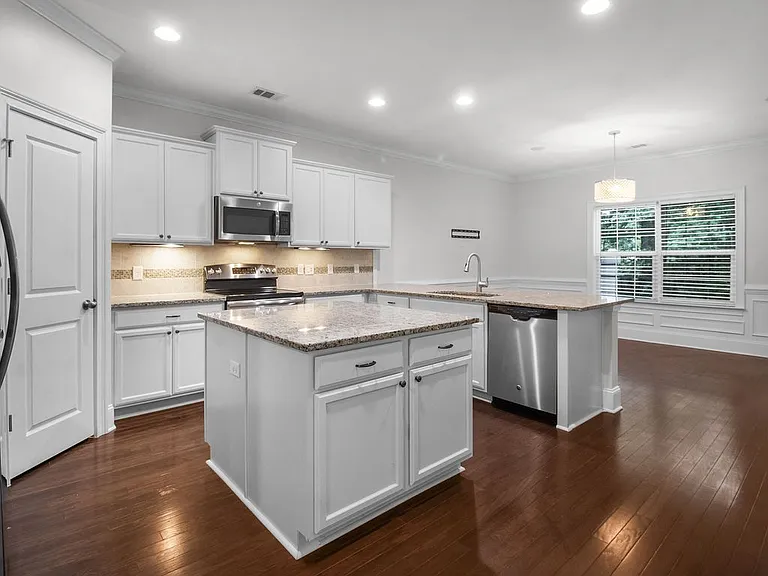 108 Danbury Ct #108 — Photo 6