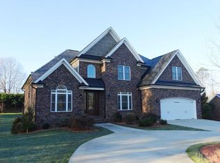 25 37th Avenue Ct NW, Hickory, NC 28601
