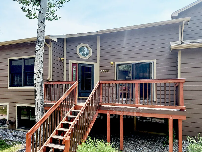 4 bed, 3.5 bath, 3200 sqft, $2,600 — Photo 1