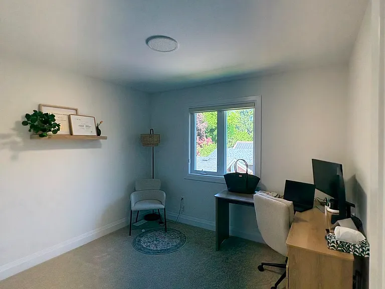 165 Tiffany St — Photo 12