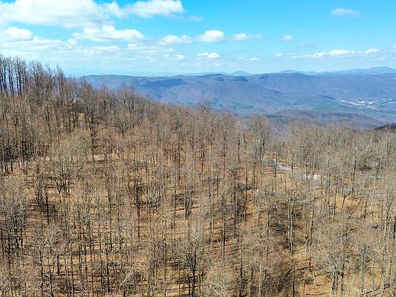 3rd image of 20 Sunset Ridge Rd