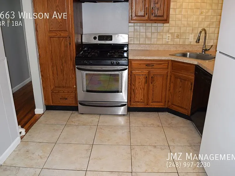 1663 Wilson Ave — Photo 6