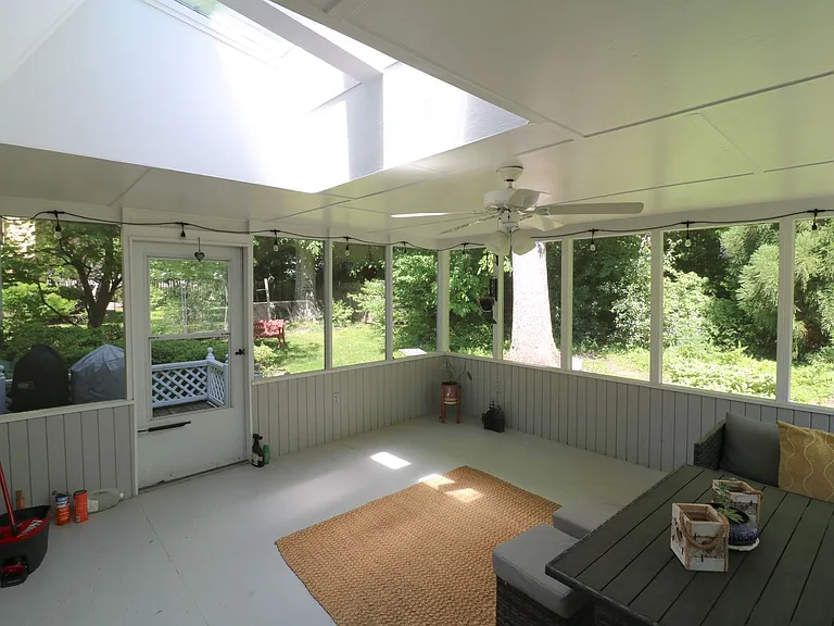 14601 Melinda Ln — Photo 16