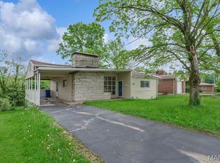 5124 Rockingham Dr, Saint Louis, MO 63121