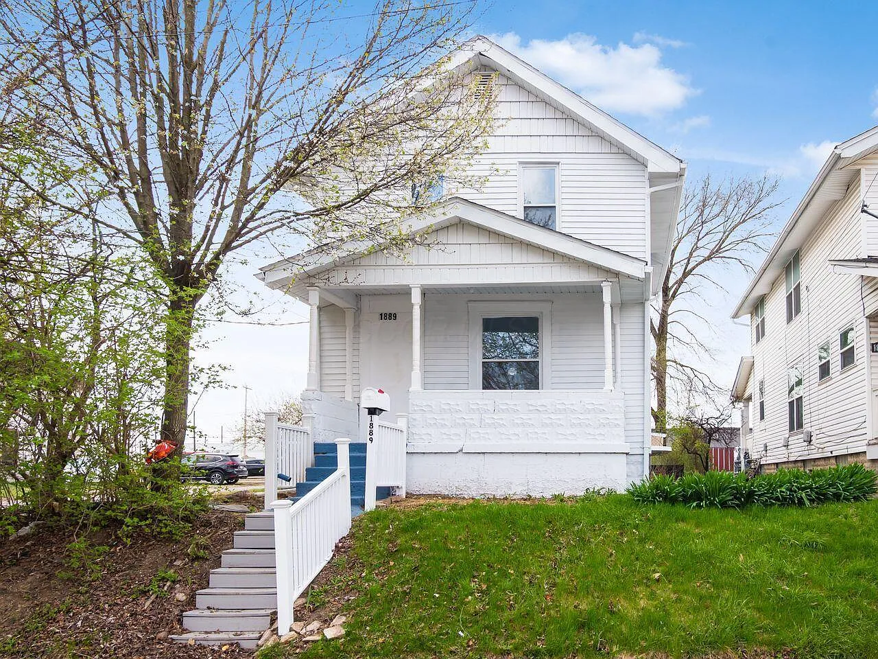 1889 S 4th St photo 1