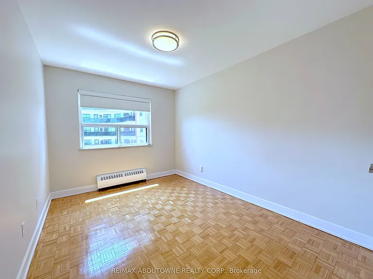 135 Allan St #504 — Photo 9