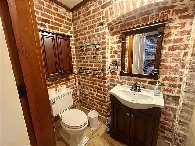 1027 Chartres St #F — Photo 19