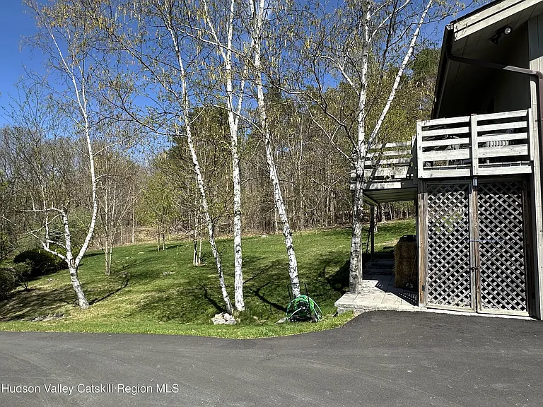238 Kelly Rd — Photo 22