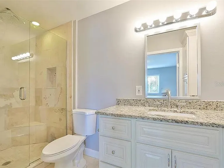 3219 W Leroy St — Photo 15