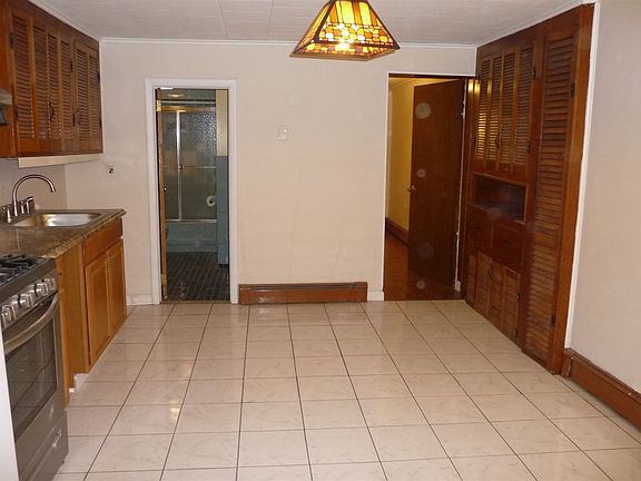 4th image of 515 Park Ave