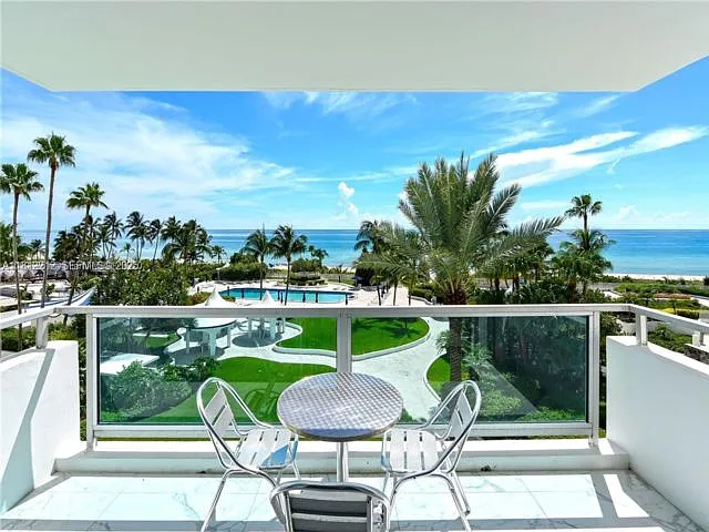 5151 Collins Ave — Photo 2