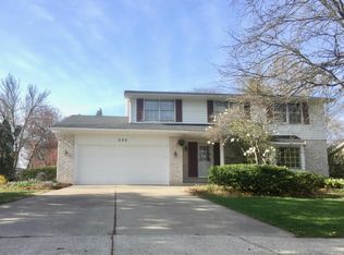 996 Longfellow Dr, East Lansing, MI 48823