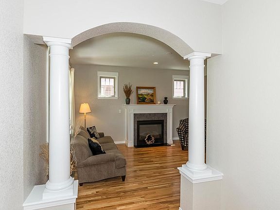 5th image of 2623 Elmira St