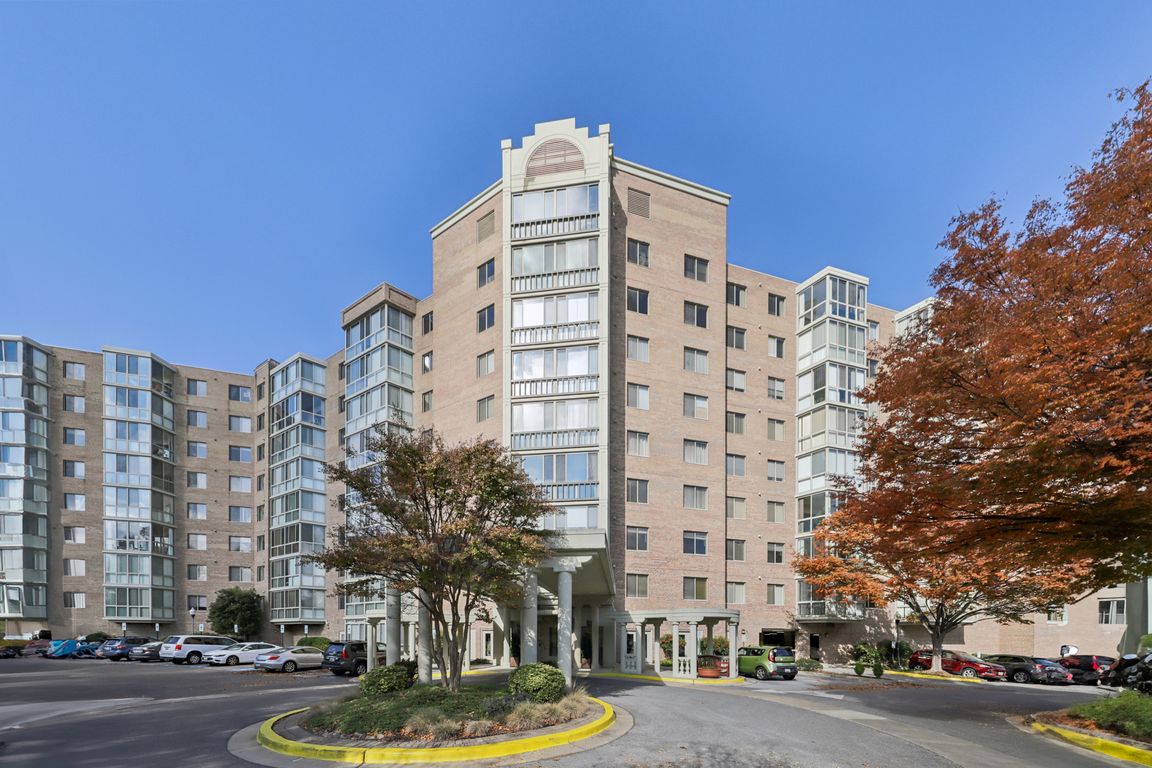 S Leisure World Blvd 209-S0411-001.jpg