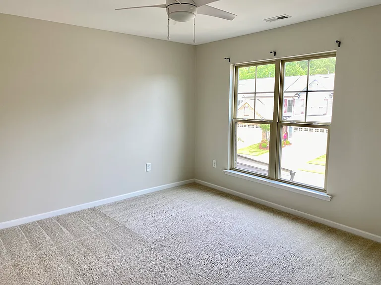 217 Lynchwick Ln — Photo 14