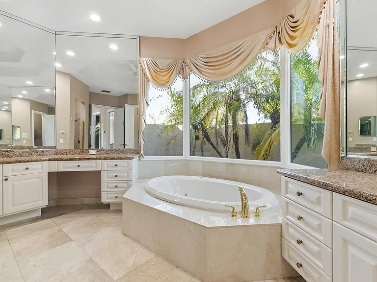 8480 Man O War Rd — Photo 41