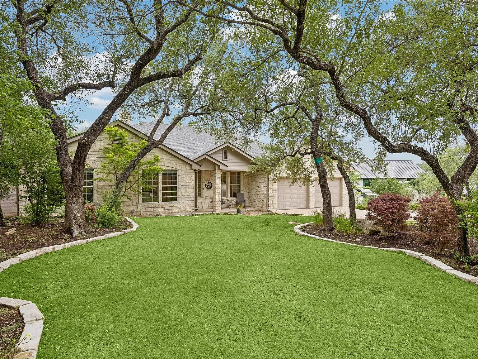 4 bed, 2.5 bath, 2800 sqft, $5,750 — Photo 3