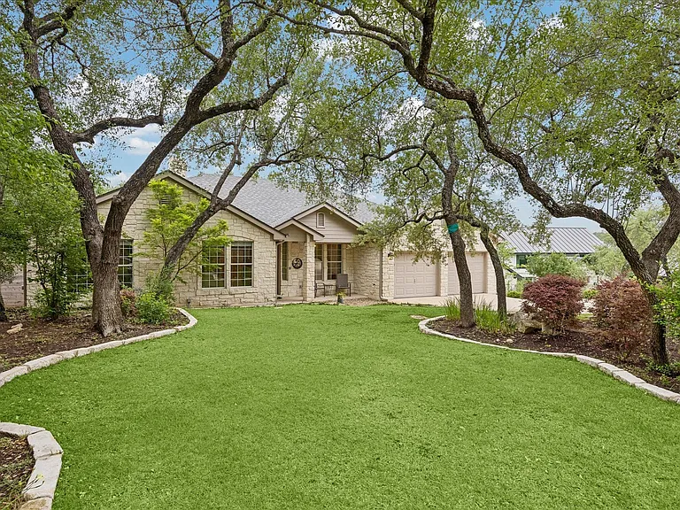 313 S Flamingo Dr — Photo 3