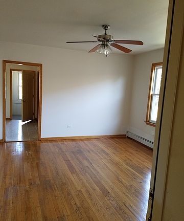 4th image of 7139 S Rockwell St APT 1R