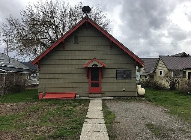 Back of house with alley access and off street parking