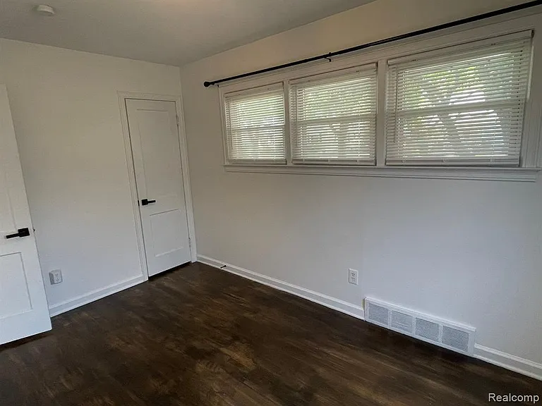 4609 Mankato Ave — Photo 11