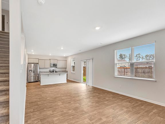3rd image of 575 Wayton Cir
