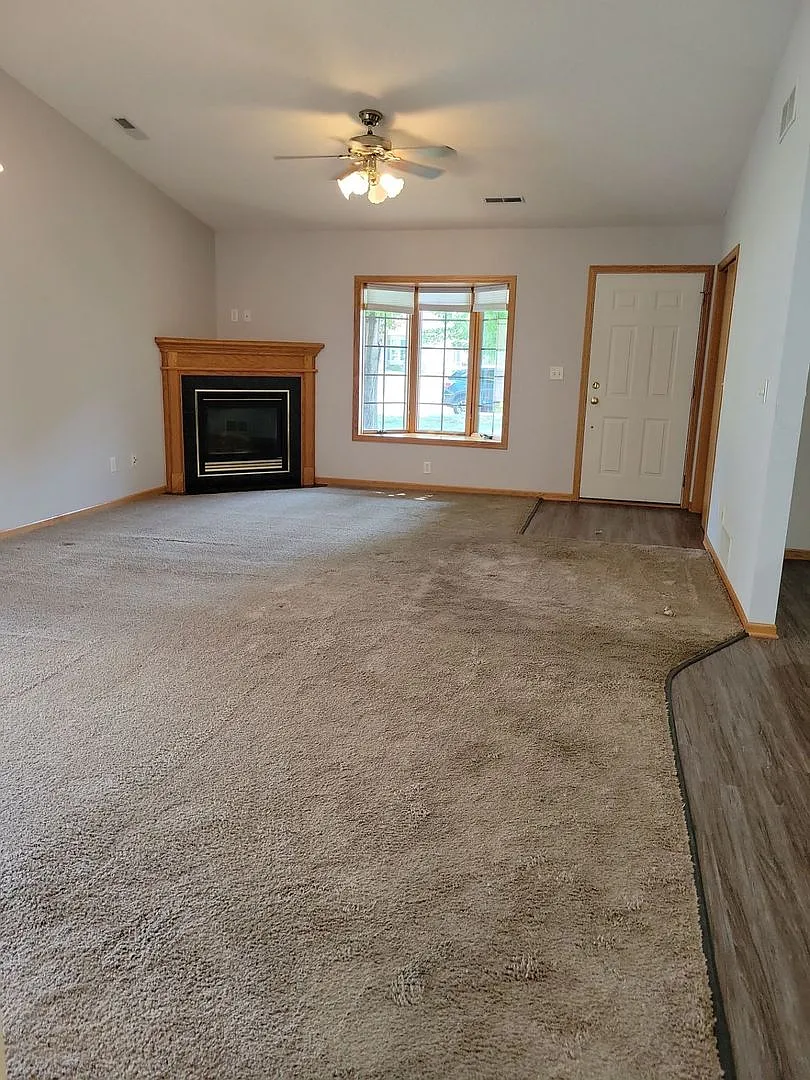 One Level Twin home — Photo 4