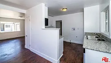 2 bed, 950 sqft, $2,500 — Photo 3