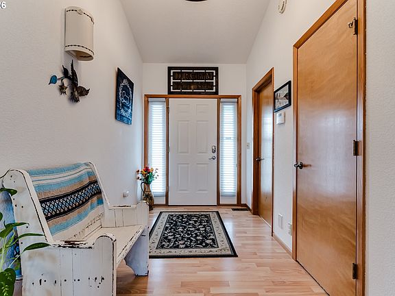5th image of 4608 Holly St