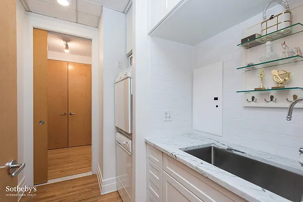 Sold by Sotheby's International Realty | media 10