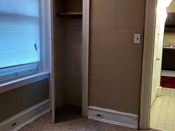 4th image of 419 Green Ln Unit 1