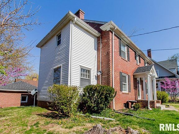 4th image of 130 Fernwood Ave
