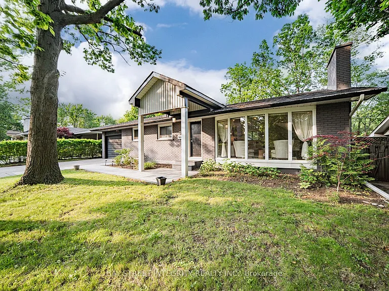 1277 Gainsborough Dr — Photo 4