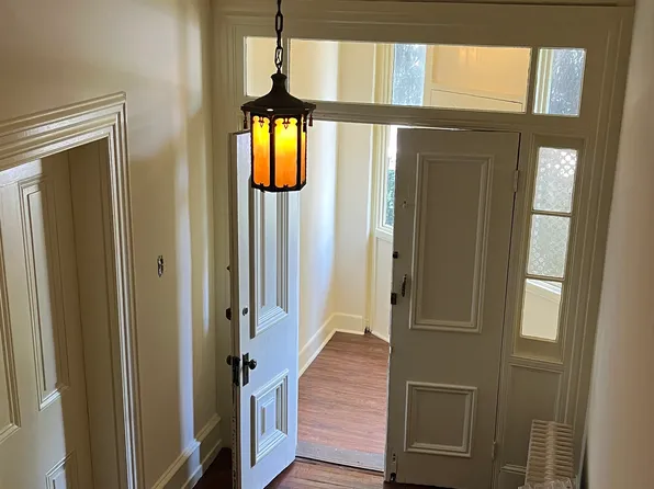 657 Ridge Pike Floor 2, Lafayette Hill, PA 19444