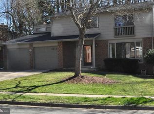 9613 Tinsmith Ln, Burke, VA 22015