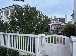 614 Heliotrope Ave, Corona Del Mar, CA 92625