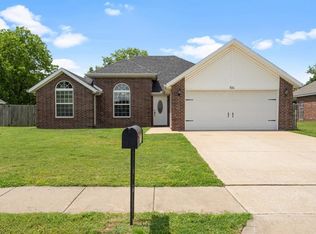 751 Harvest St, Centerton, AR 72719
