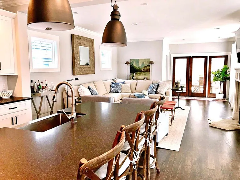 1015B Caldwell Ave #B — Photo 3