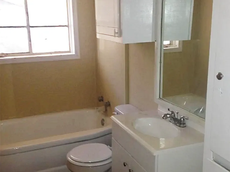 2920 Oak Forest Dr — Photo 6