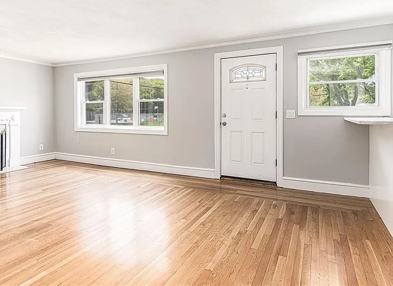 76 Crossland Rd — Photo 9