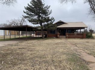 10332 N 2265th Rd, Clinton, OK 73601
