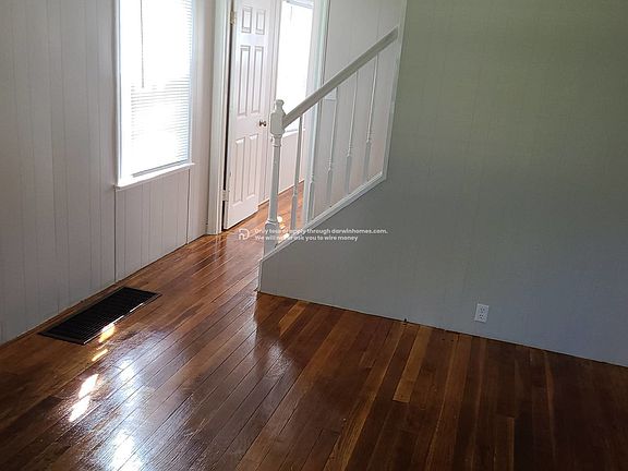 4th image of 1521 N Brookfield St