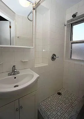 Rented by Universal Realty Group | media 16