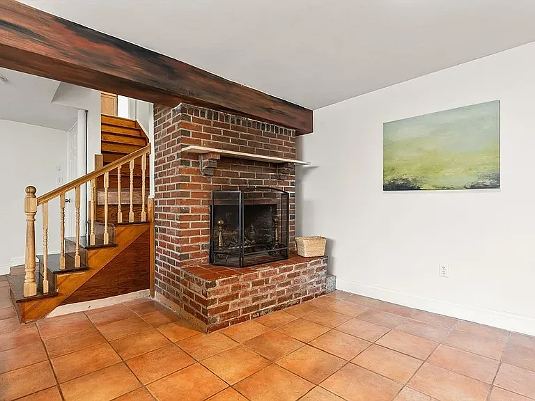 334 Mystic St — Photo 32