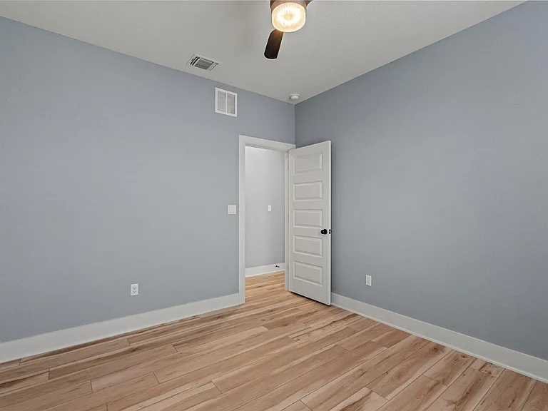 920 Hornsby Holw — Photo 25